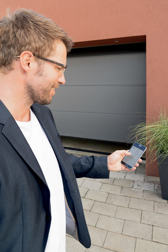 Jak wygodnie wejść do domu — nowoczesne technologie w drzwiach zewnętrznych Jak wygodnie wejść do domu — nowoczesne technologie w drzwiach zewnętrznych